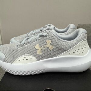 Under Armour Light Gray Athletic Shoes